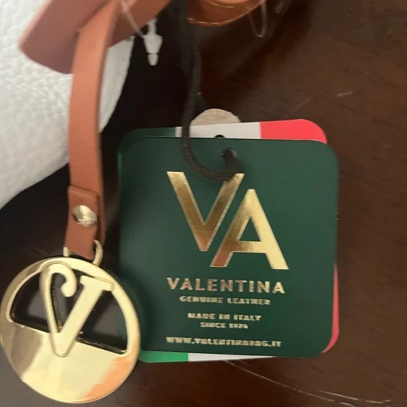 Valentina Italian Leather White and Tan Shoulder Bag - Picture 3 of 4